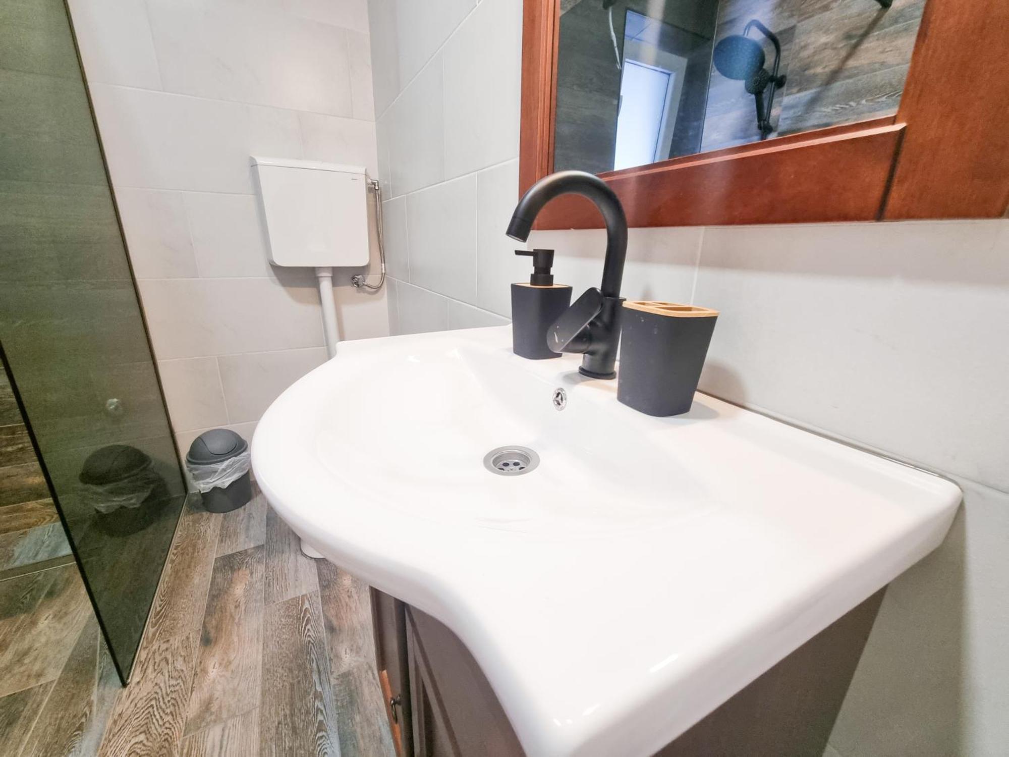 Apartmani 1 Pinezici Dış mekan fotoğraf