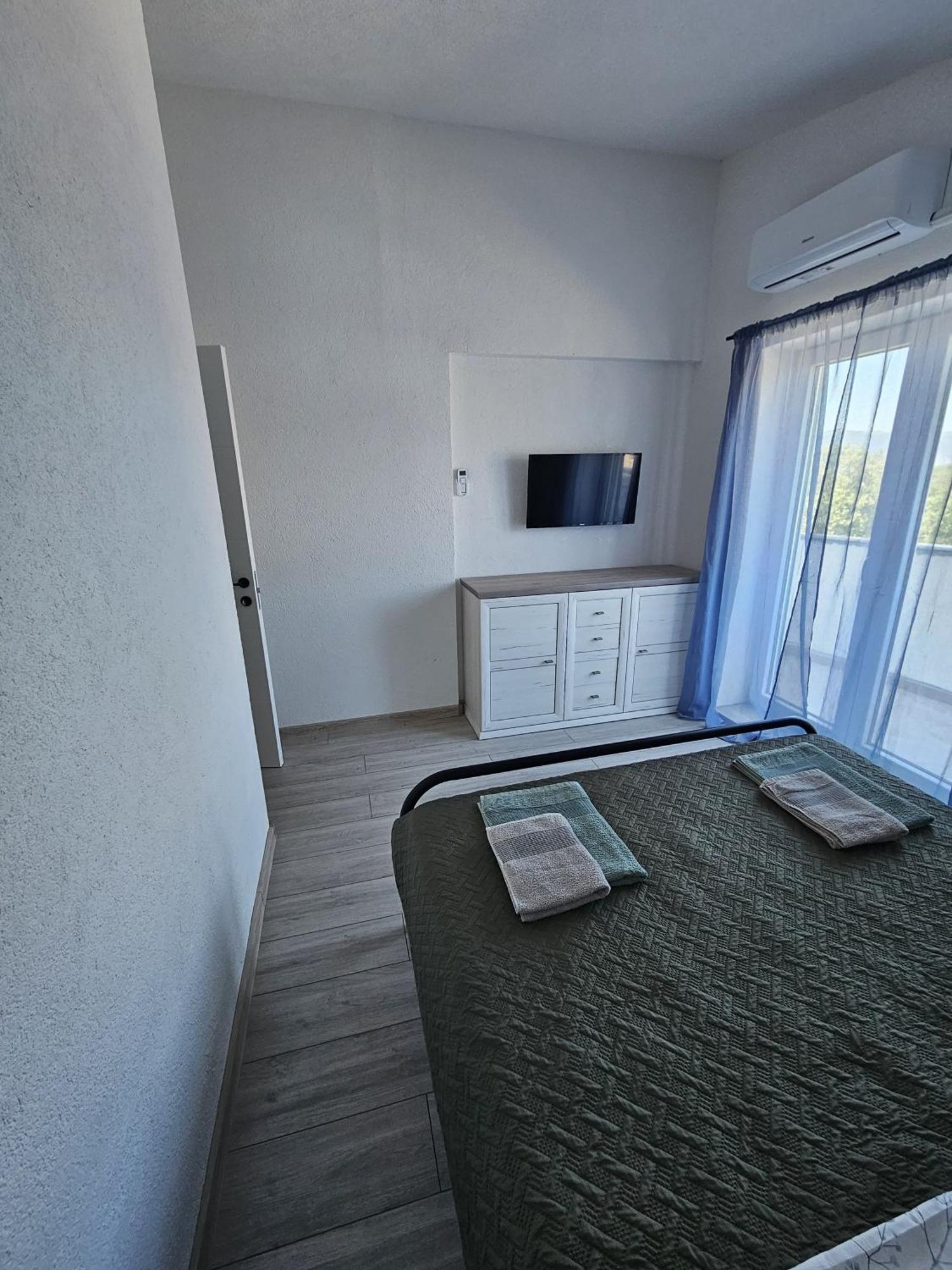 Apartmani 1 Pinezici Dış mekan fotoğraf