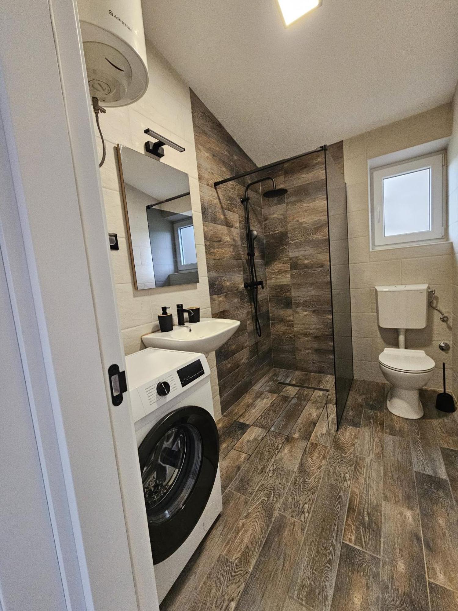 Apartmani 1 Pinezici Dış mekan fotoğraf