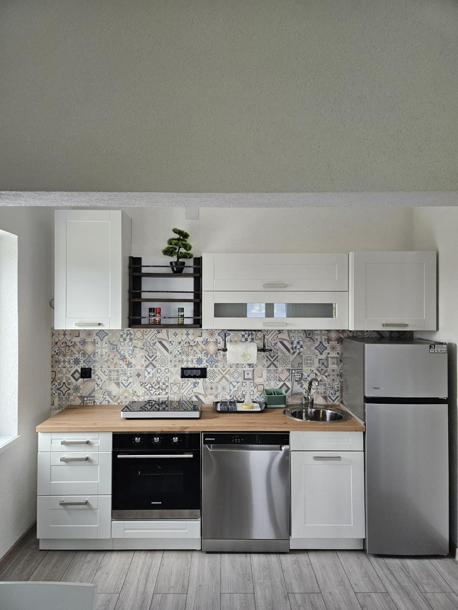 Apartmani 1 Pinezici Dış mekan fotoğraf